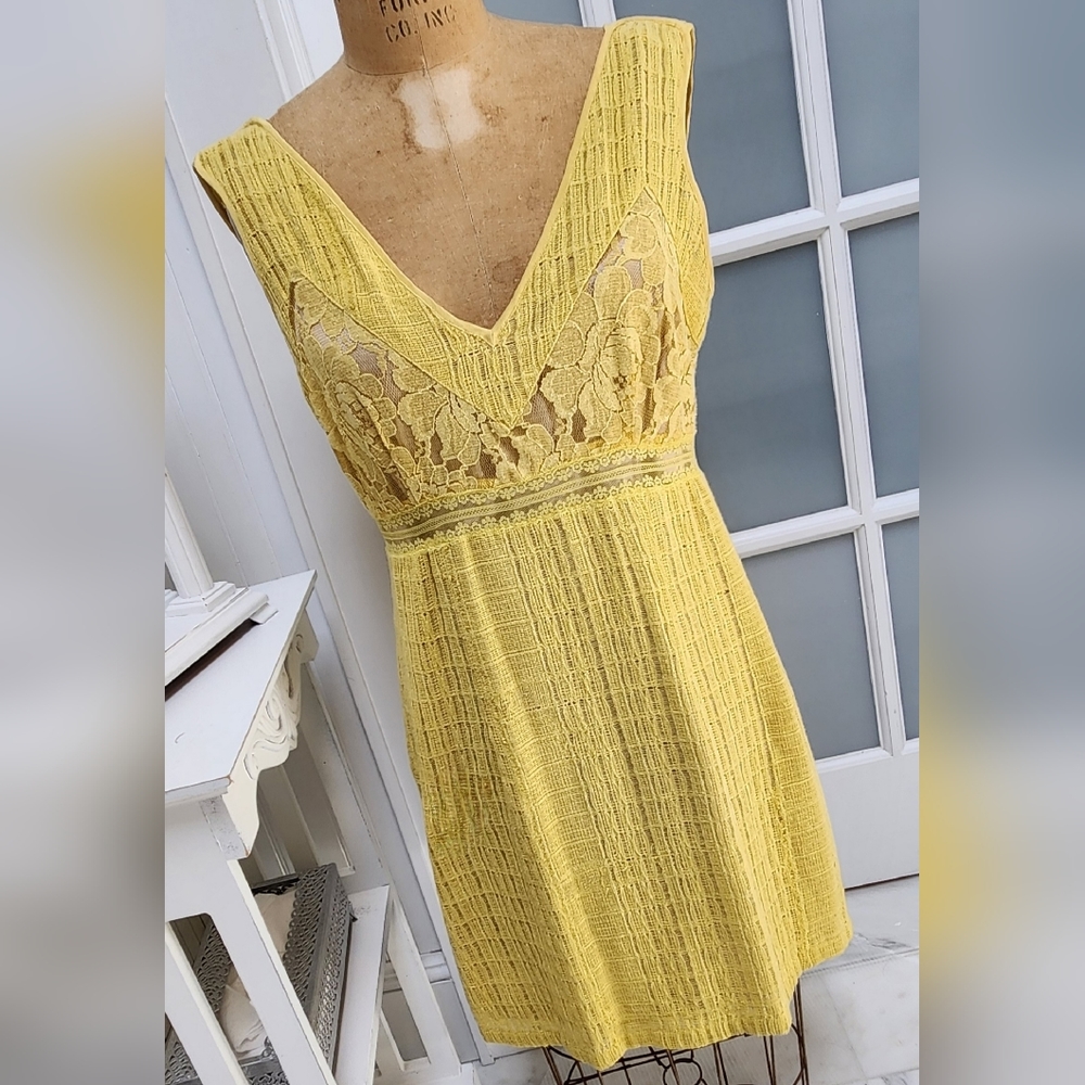 TRACY REESE Beautiful Deep Yellow Dress Barely Worn Fully Lined Stunning! EUC